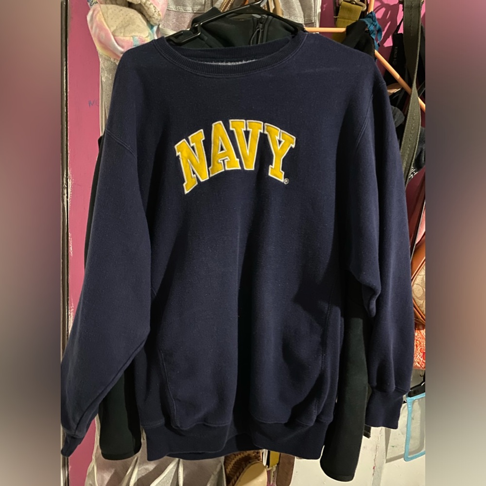 Blue navy sweater!